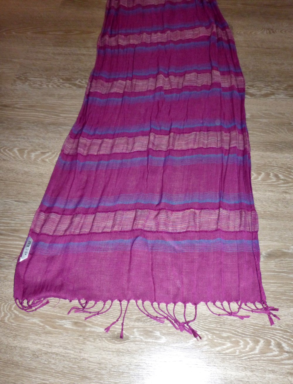 Schal lila mit Streifen
