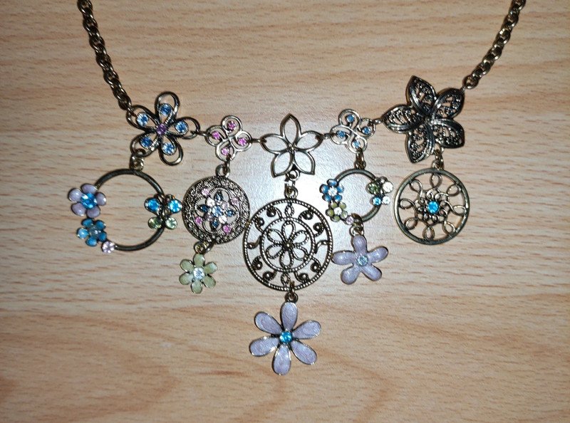 Kette, Collier, Gold mit Blumen