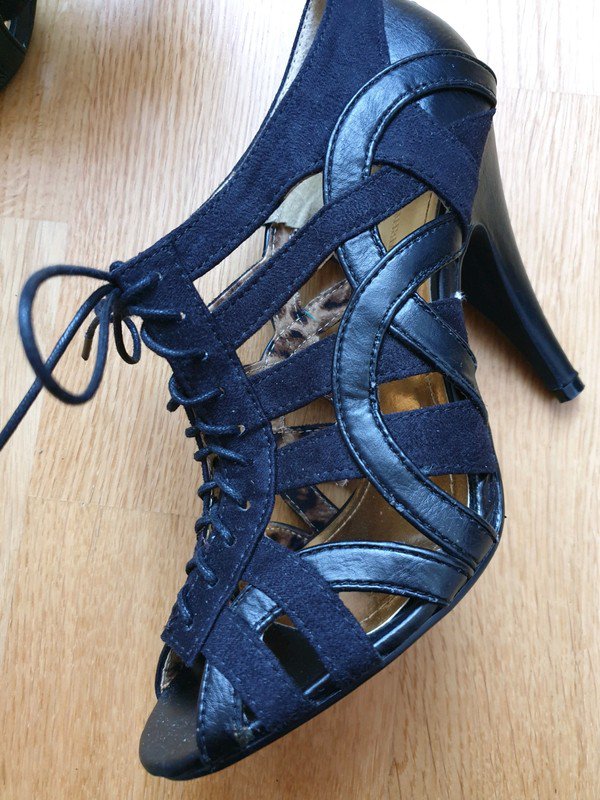 High Heels schwarz Wildleder glattes Leder zum Schnüren limited Edition H&M Trend Neupreis 40€