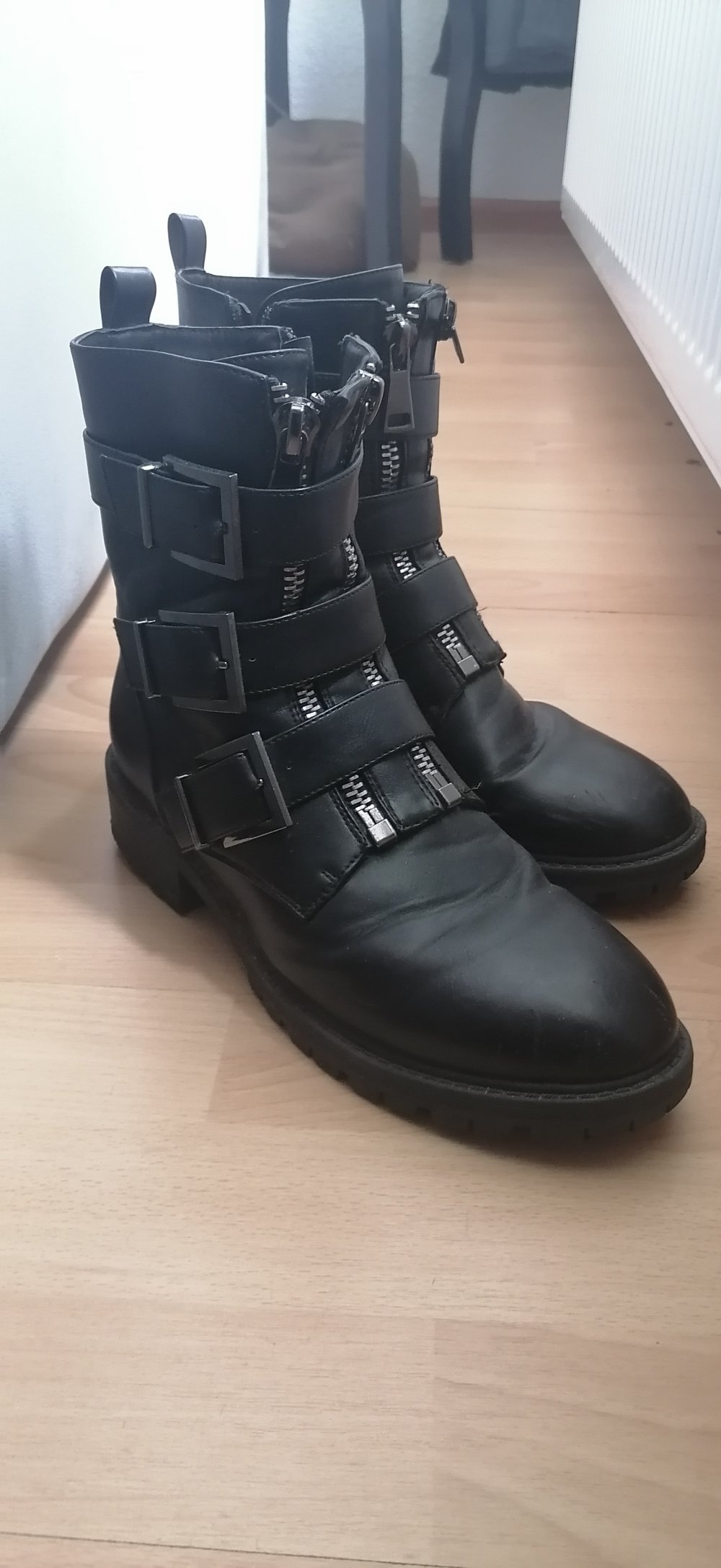 Schwarze Stiefeletten 