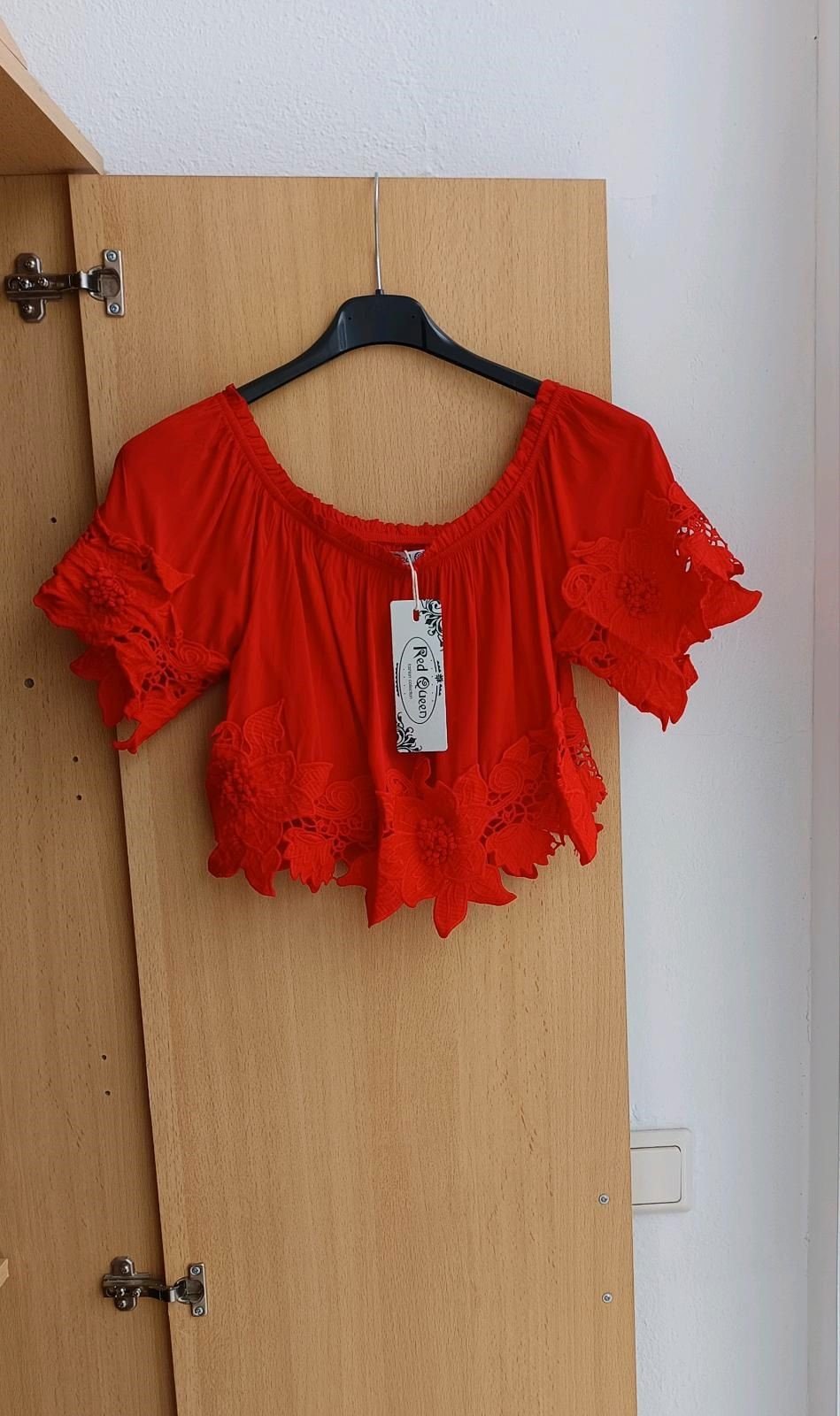 INSTA BLOGGER Red Queen moderne süsse Crop Top Oberteil Bluse rot Blumen Stickerei bestickt 36 S,38 M NEU