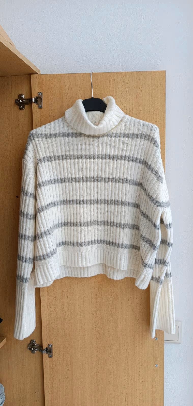 ASOS moderne Insta Blogger Oversize Rollkragenpullover Rollkragen Strick Strickpullover Pullover weiß grau Streifen gestreift Rippen gerippt gr. XS/S 34/36 NEU