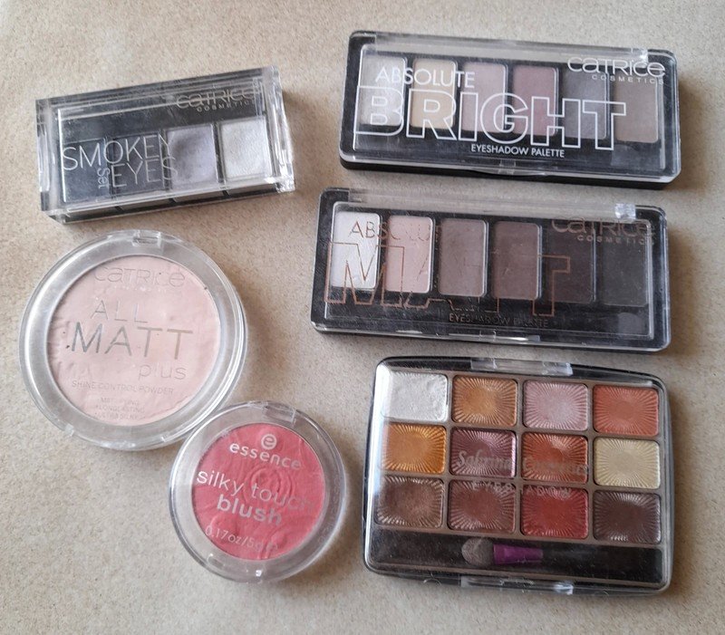 PUDER Catrice ALL MATT Catrice LIDSCHATTEN Absolute MATT Bright Essence silky touch blush Sabrina cosmetic