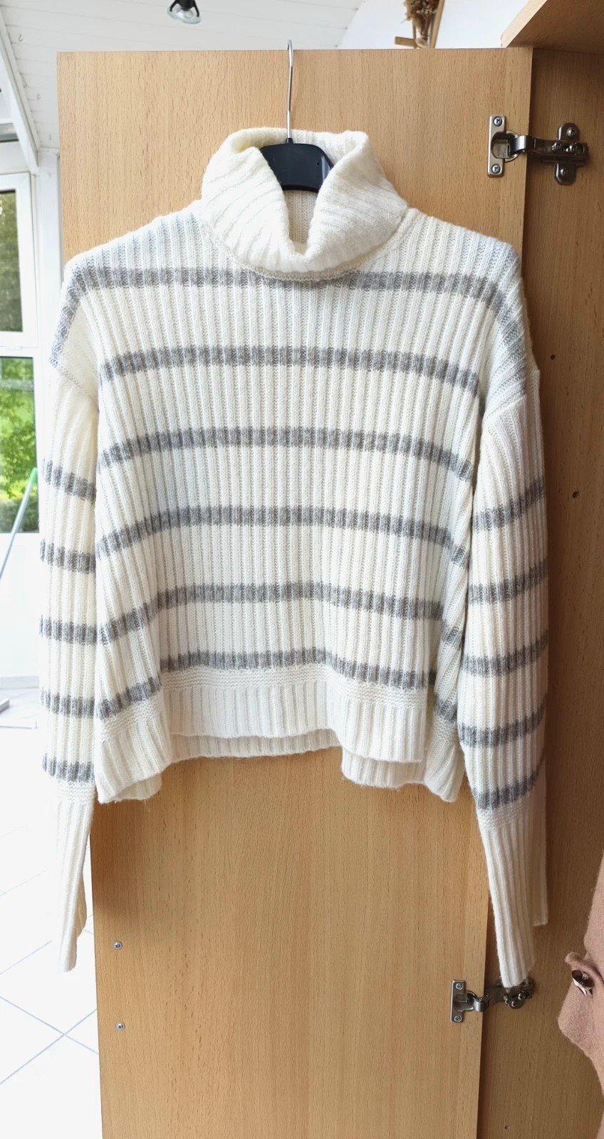ASOS moderne Insta Blogger Oversize Rollkragenpullover Rollkragen Strick Strickpullover Pullover weiß grau Streifen gestreift Rippen gerippt gr. XS/S 34/36 NEU