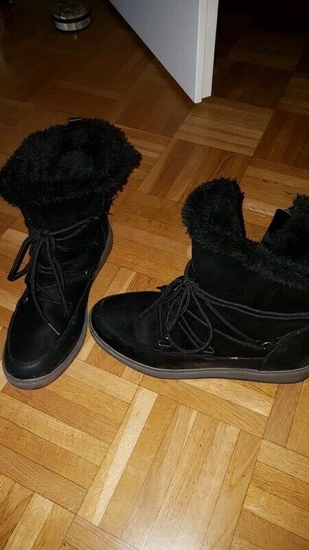 Halbstiefel Boots Winterstiefel warm schwarz Top Zustand