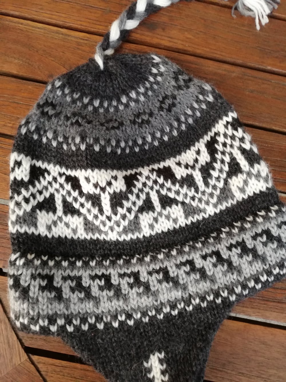 Schöne neuwertige Wintermütze