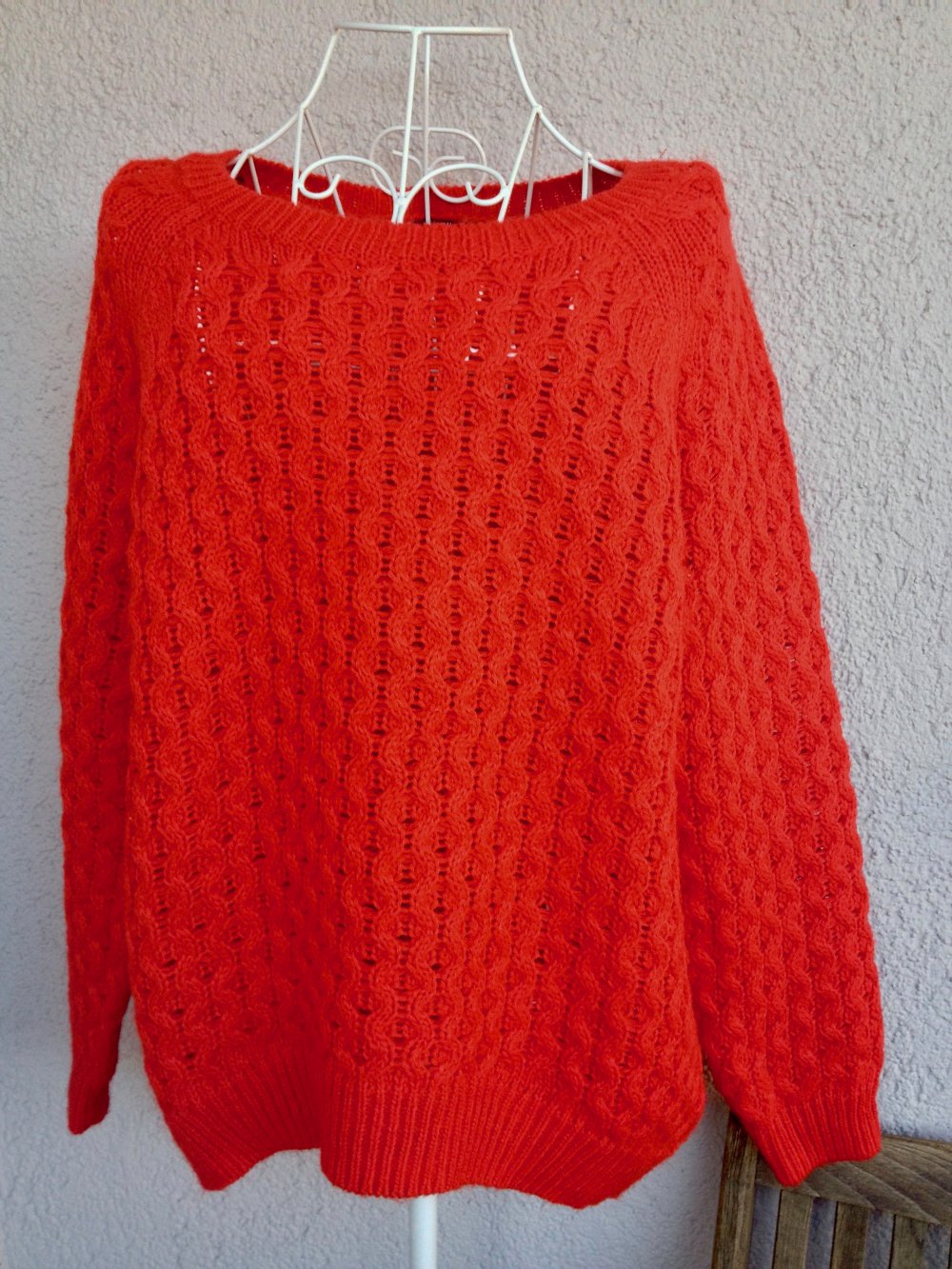 Wunderschöner Strickpulli in einem knalligen Rot von H&M