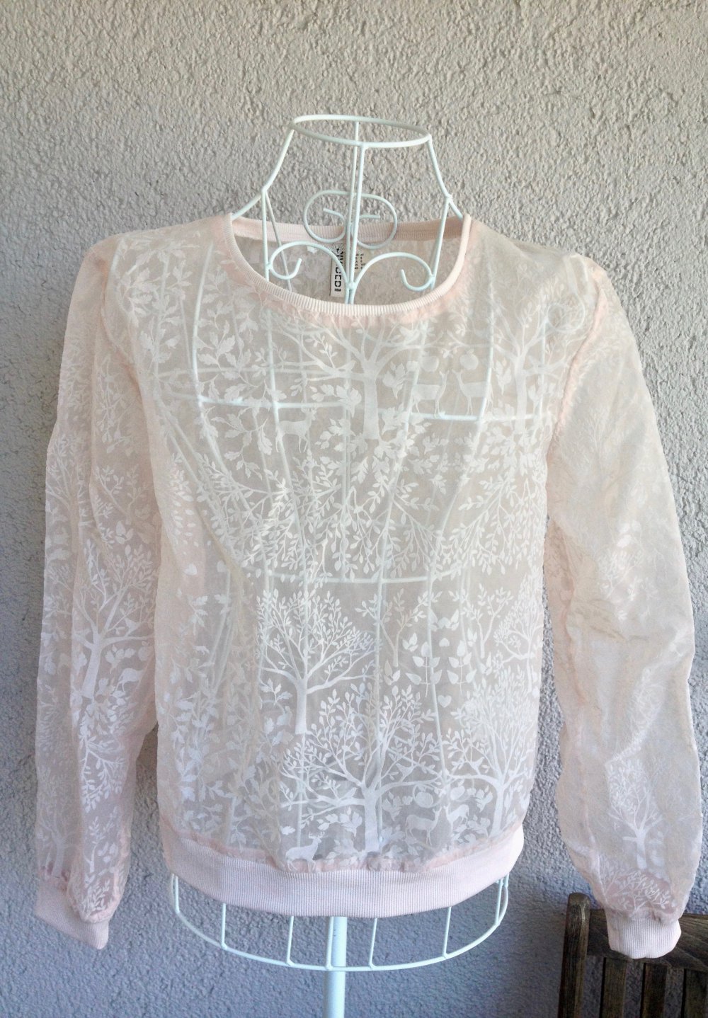 Ungetragener transparenter Pulli mit romantischem Muster von H&M
