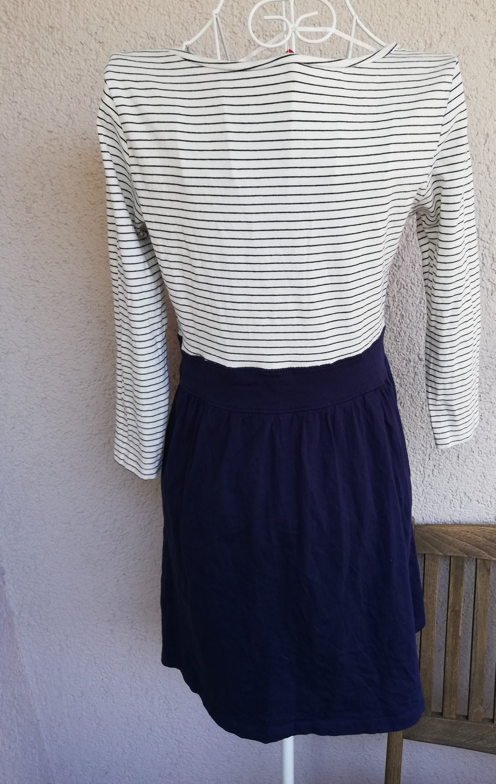 Wunderschönes Kleid mit 3/4 Ärmeln und Streifenmuster von H&M