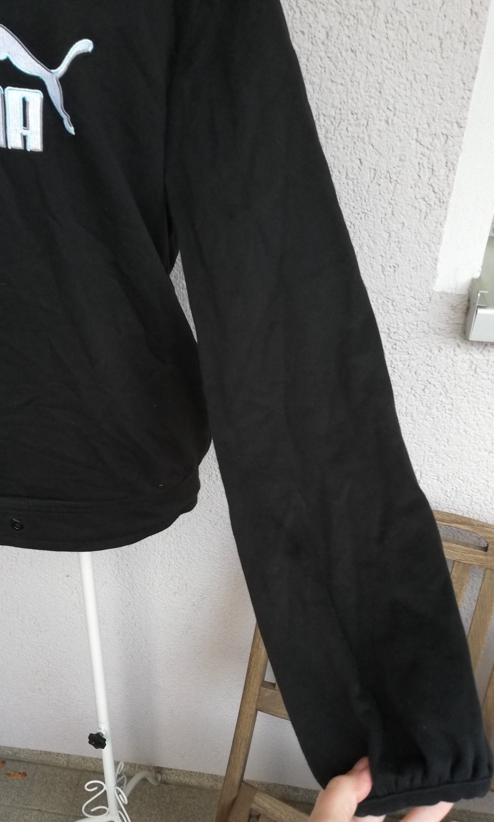 Schöner Pullover mit Kapuze von Puma