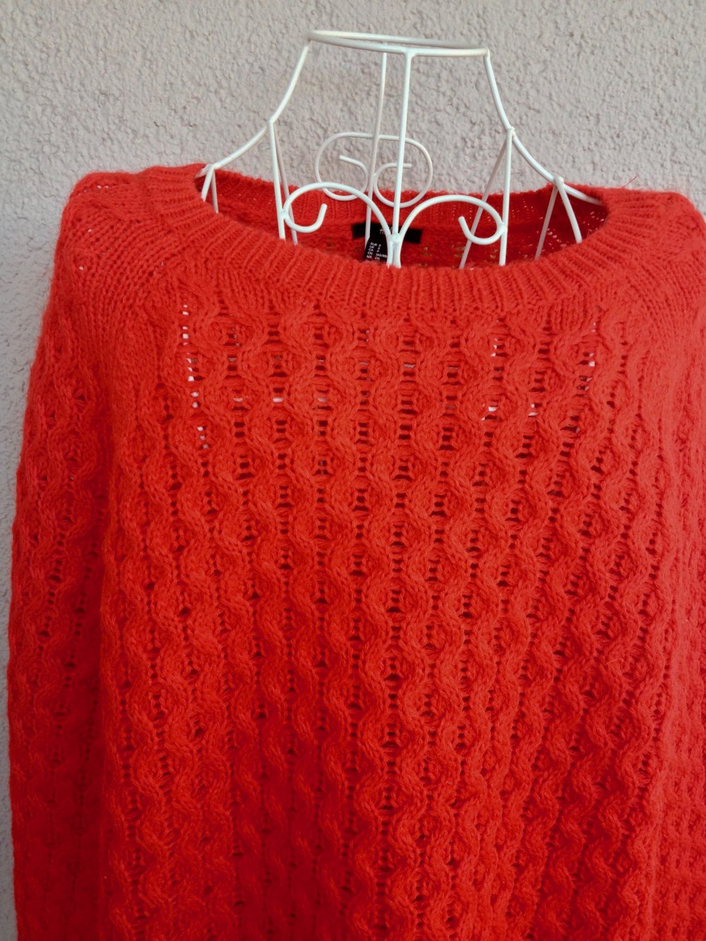 Wunderschöner Strickpulli in einem knalligen Rot von H&M