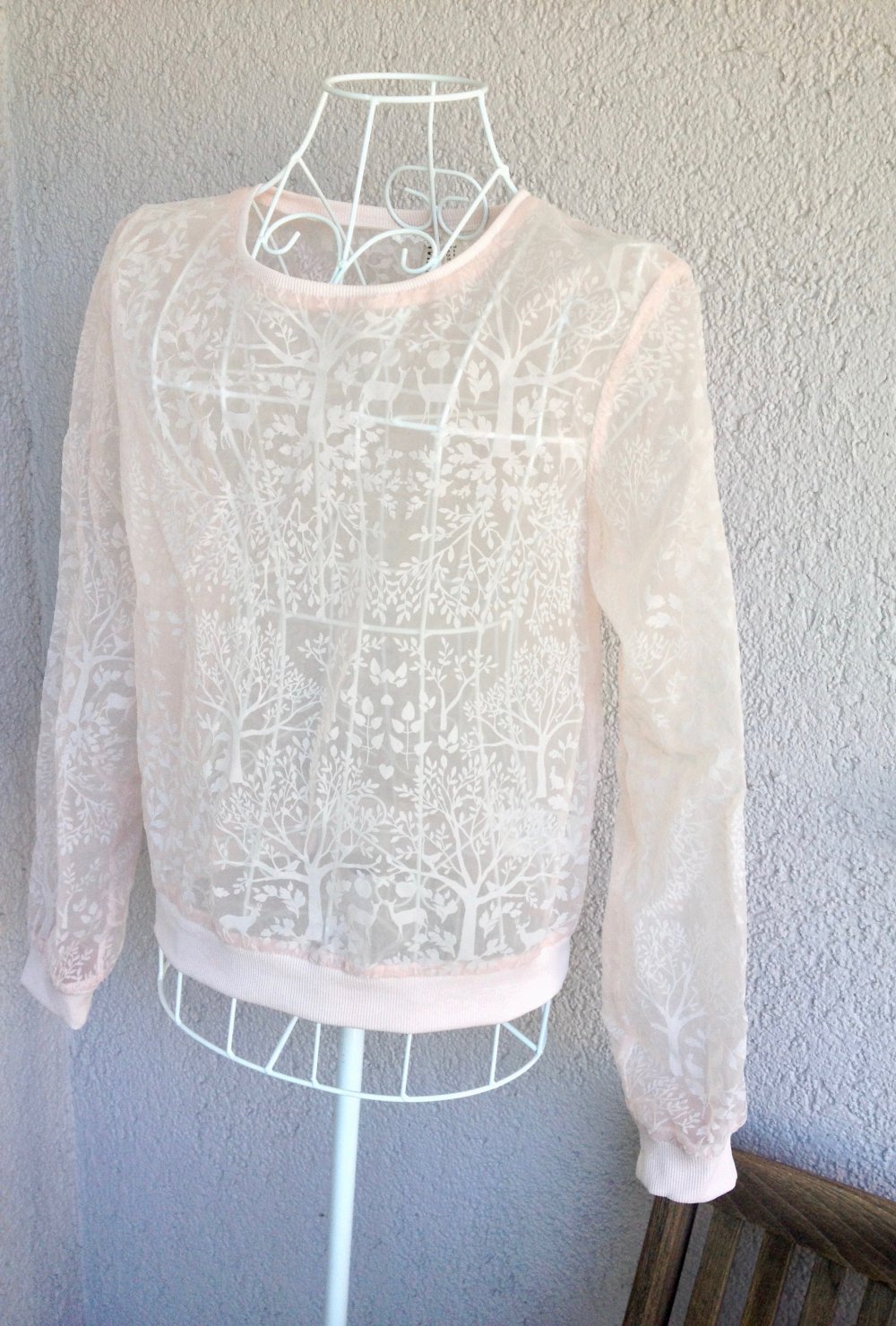 Ungetragener transparenter Pulli mit romantischem Muster von H&M