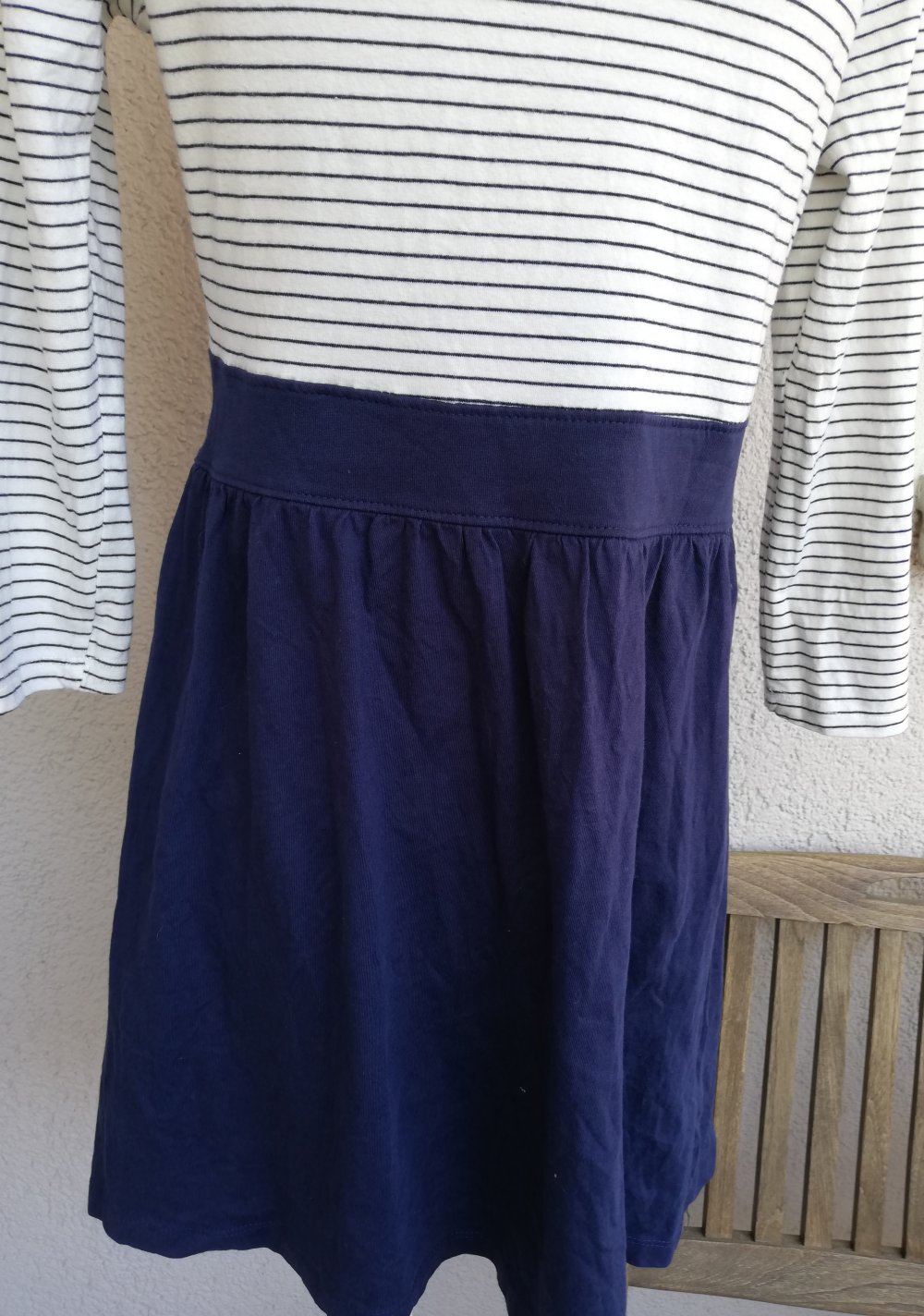Wunderschönes Kleid mit 3/4 Ärmeln und Streifenmuster von H&M