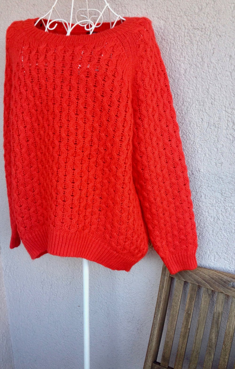 Wunderschöner Strickpulli in einem knalligen Rot von H&M