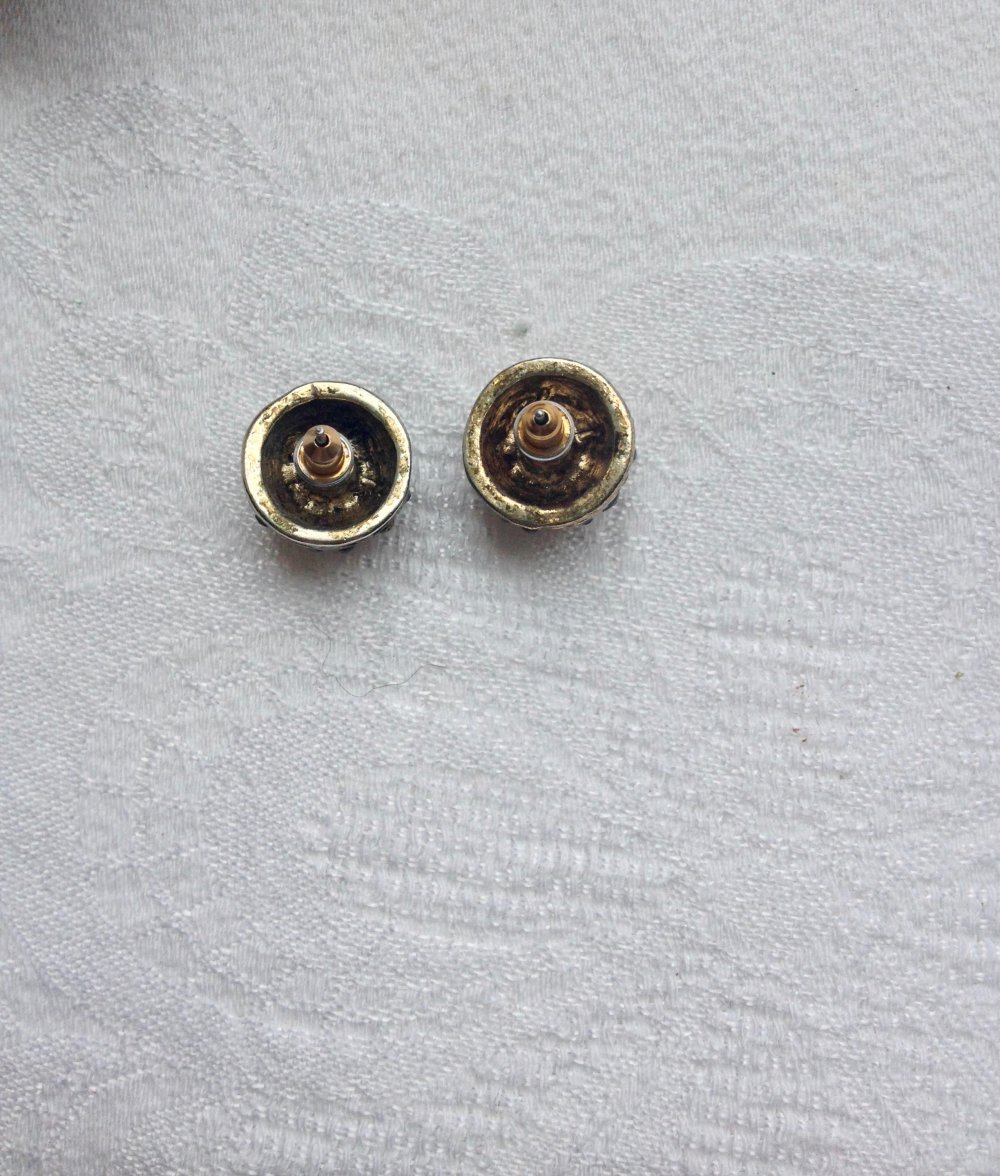 Wunderschöne runde Ohrstecker von SIX