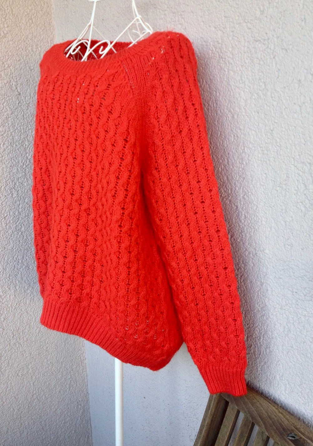 Wunderschöner Strickpulli in einem knalligen Rot von H&M