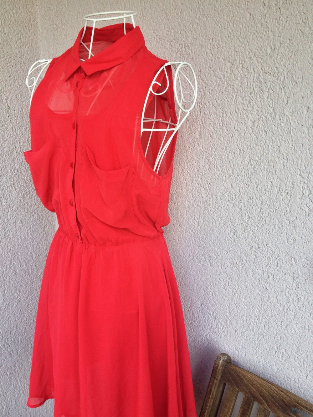Wunderschönes rotes Kleid ohne Ärmel von H&M