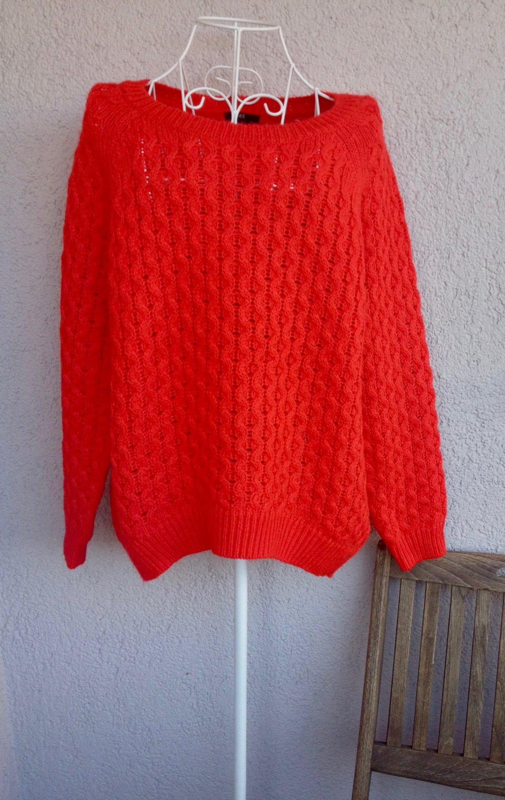 Wunderschöner Strickpulli in einem knalligen Rot von H&M