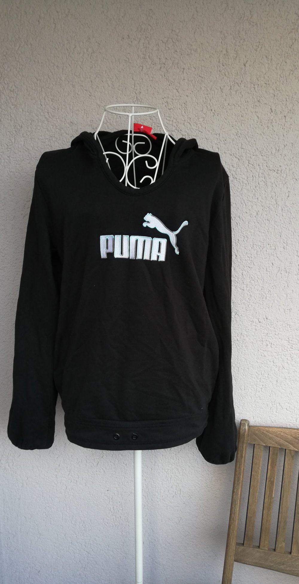 Schöner Pullover mit Kapuze von Puma