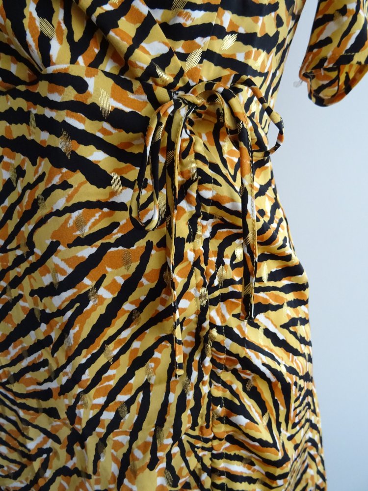 gelbes Kleid