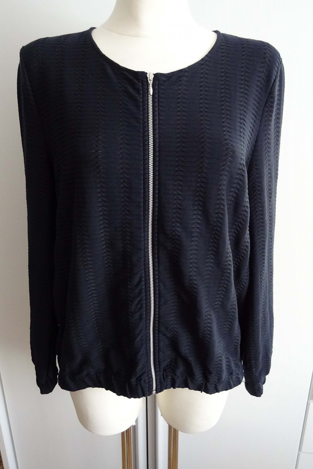 dunkelblaue Jacke