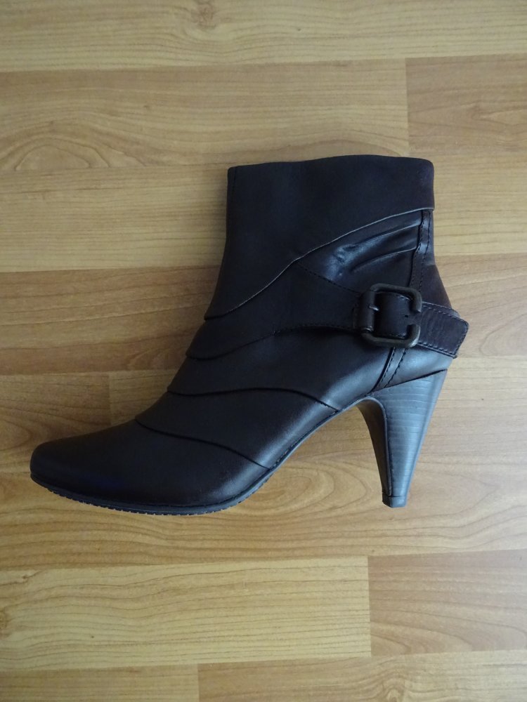 braune Stiefeletten