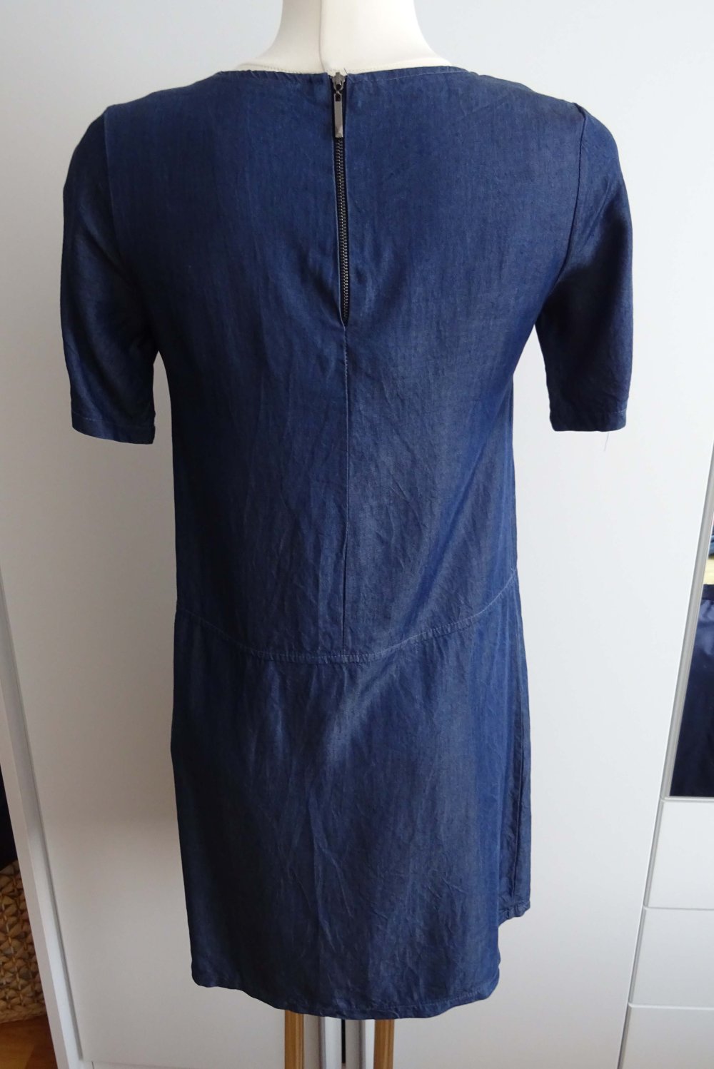 blaues Kleid