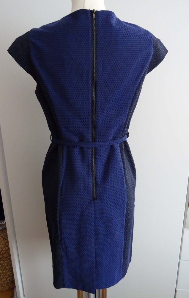 blaues Kleid