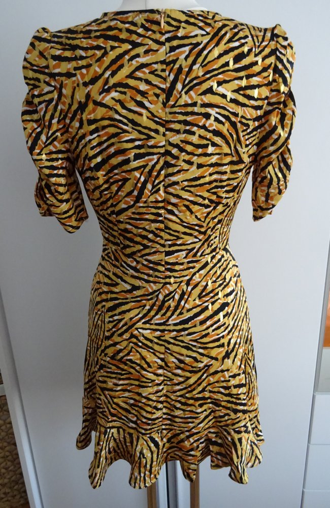 gelbes Kleid