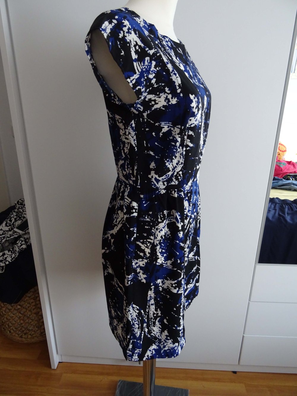 gemustertes Kleid