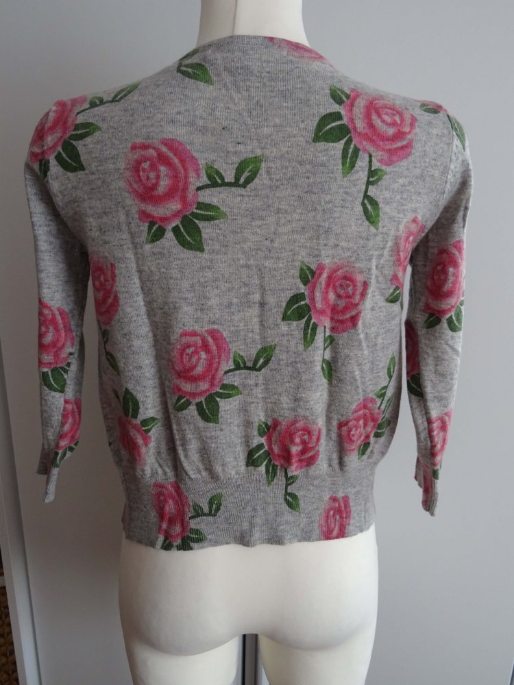 Strickjacke mit Rosen