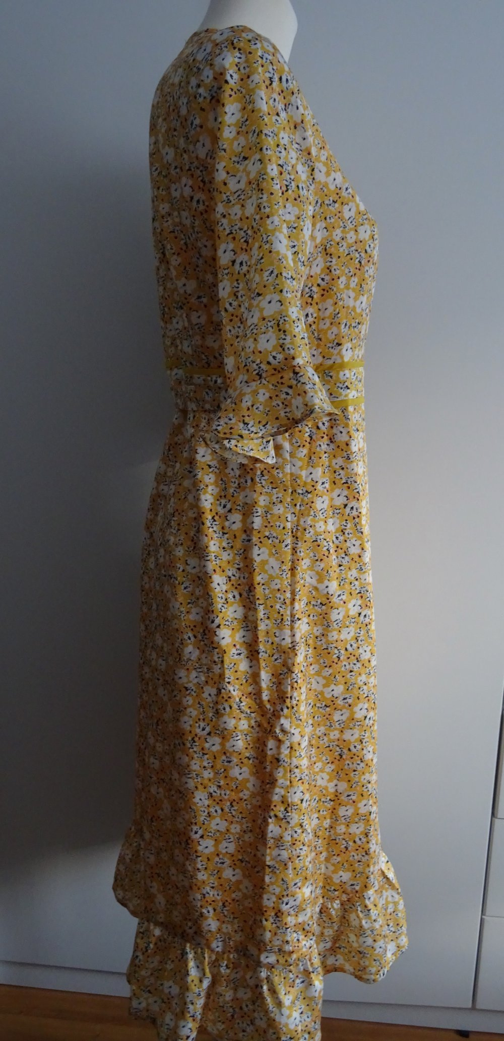 gelbes Sommerkleid
