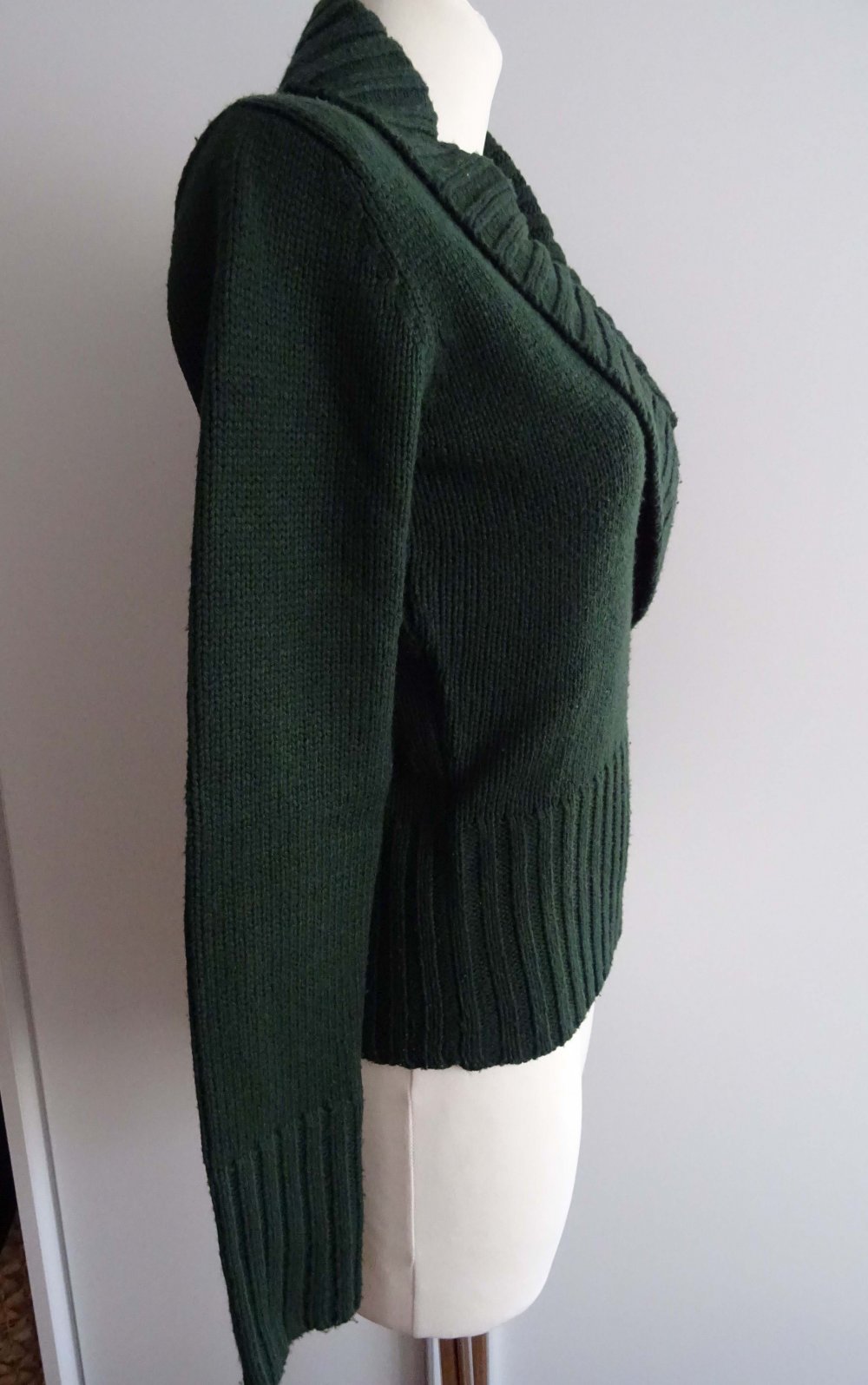 dunkelgrüner Pullover