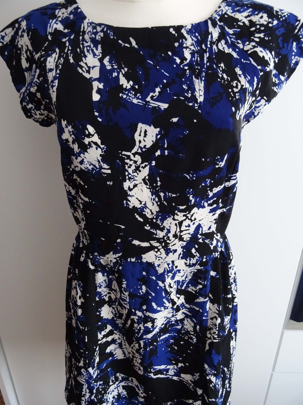 gemustertes Kleid