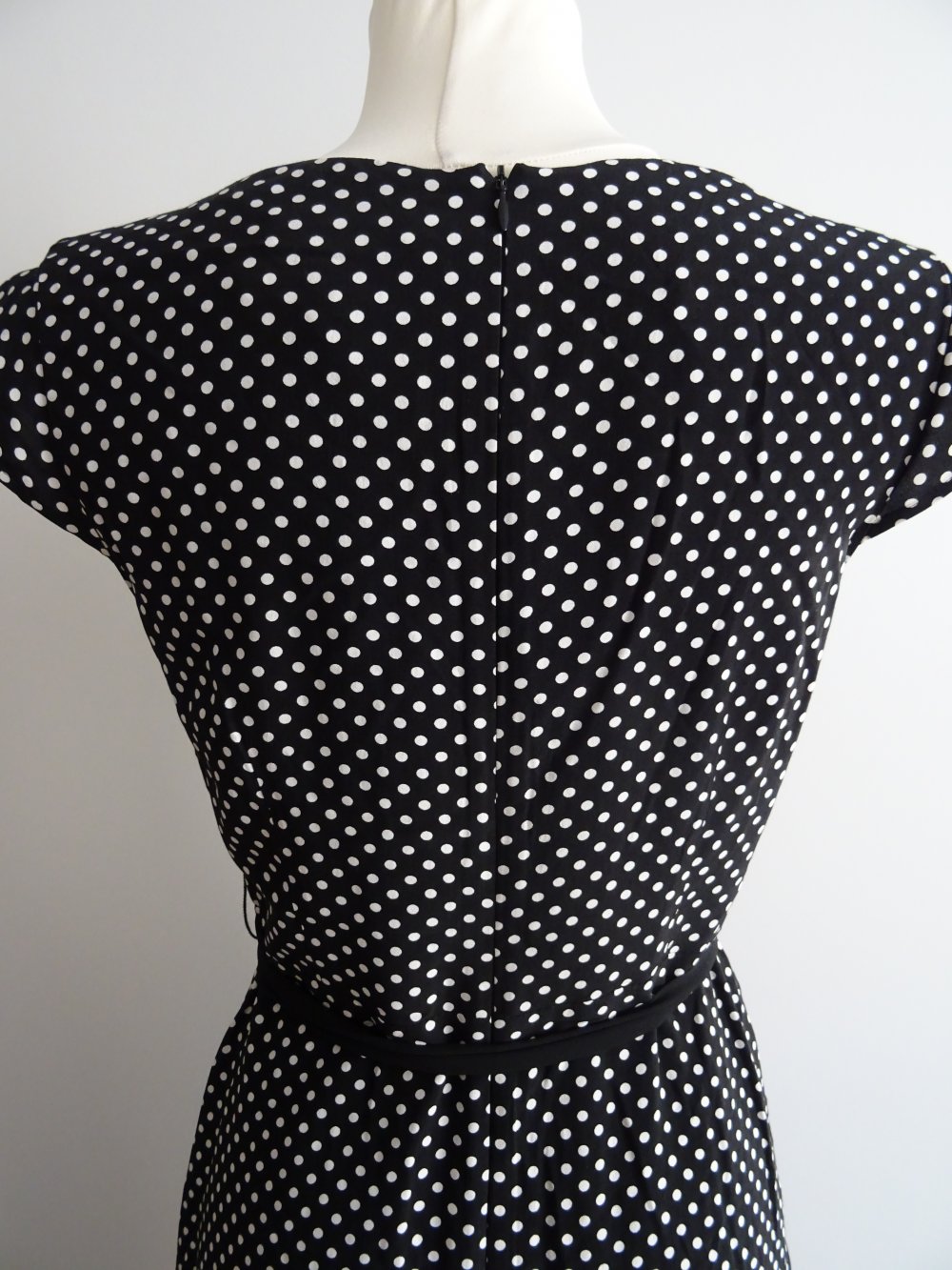 Kleid mit Punkten