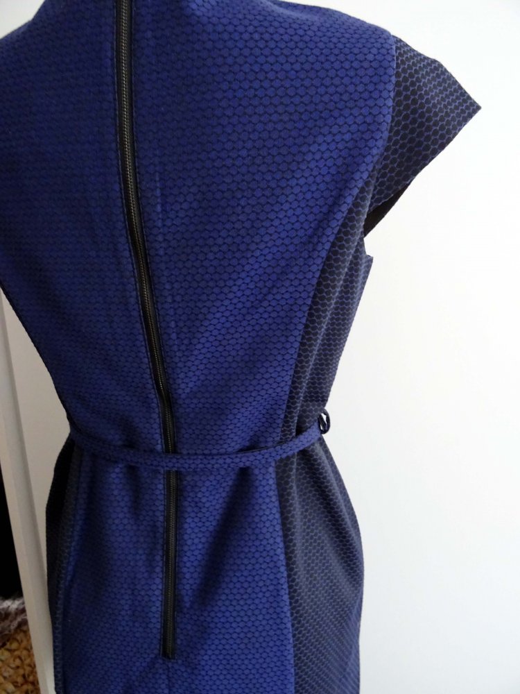blaues Kleid