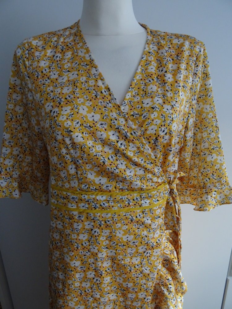 gelbes Sommerkleid