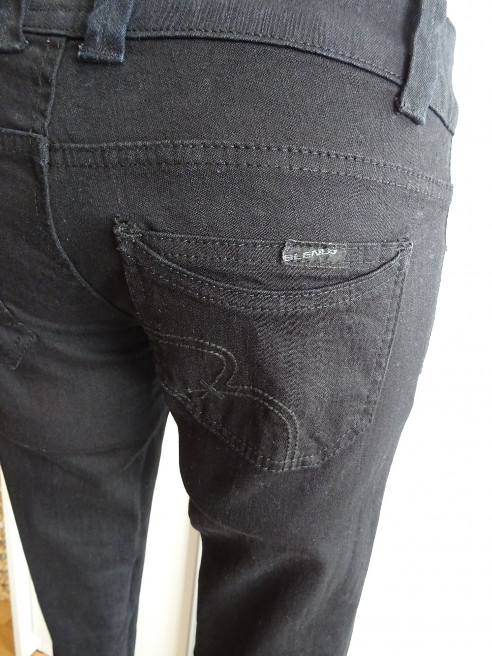 schwarze Jeans