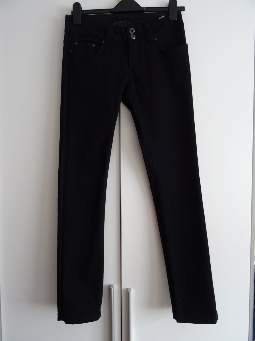 schwarze Jeans