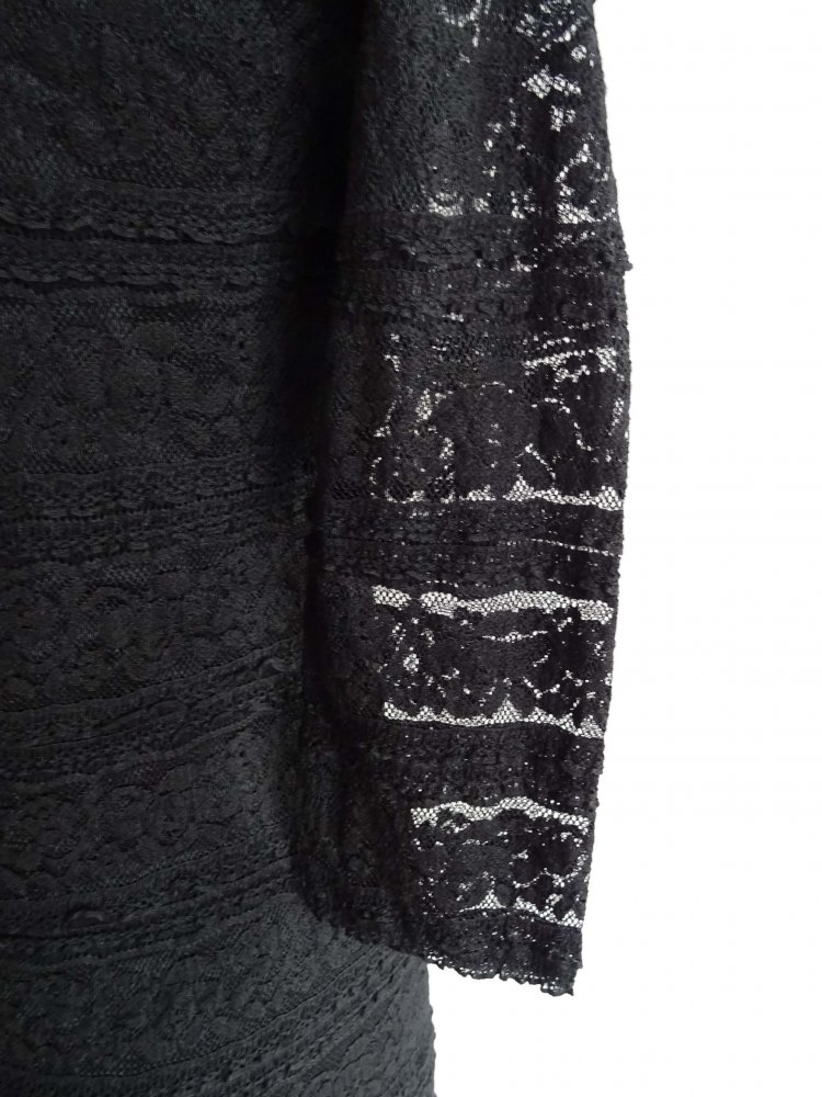 schwarzes Shirt mit Spitze