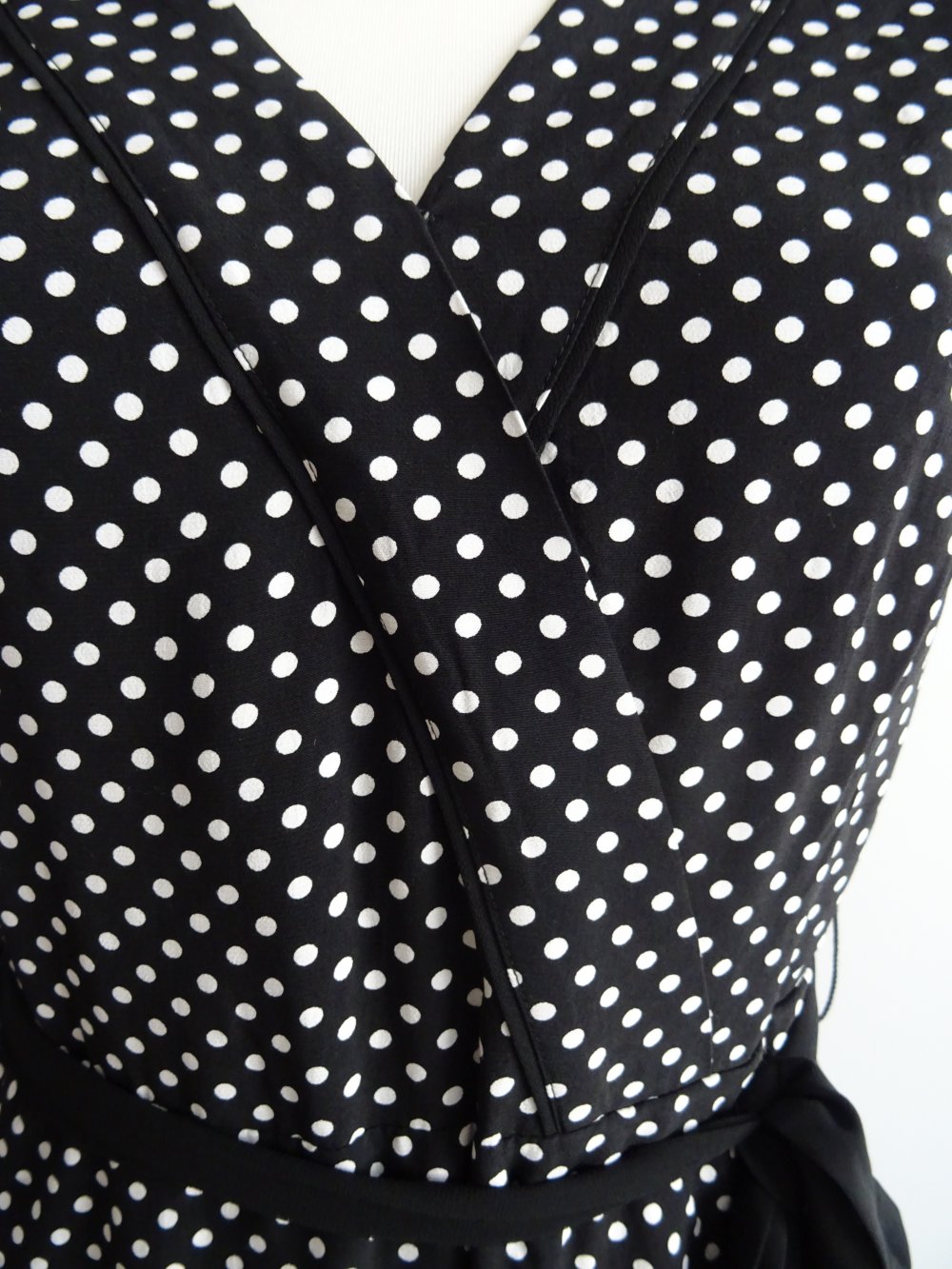 Kleid mit Punkten