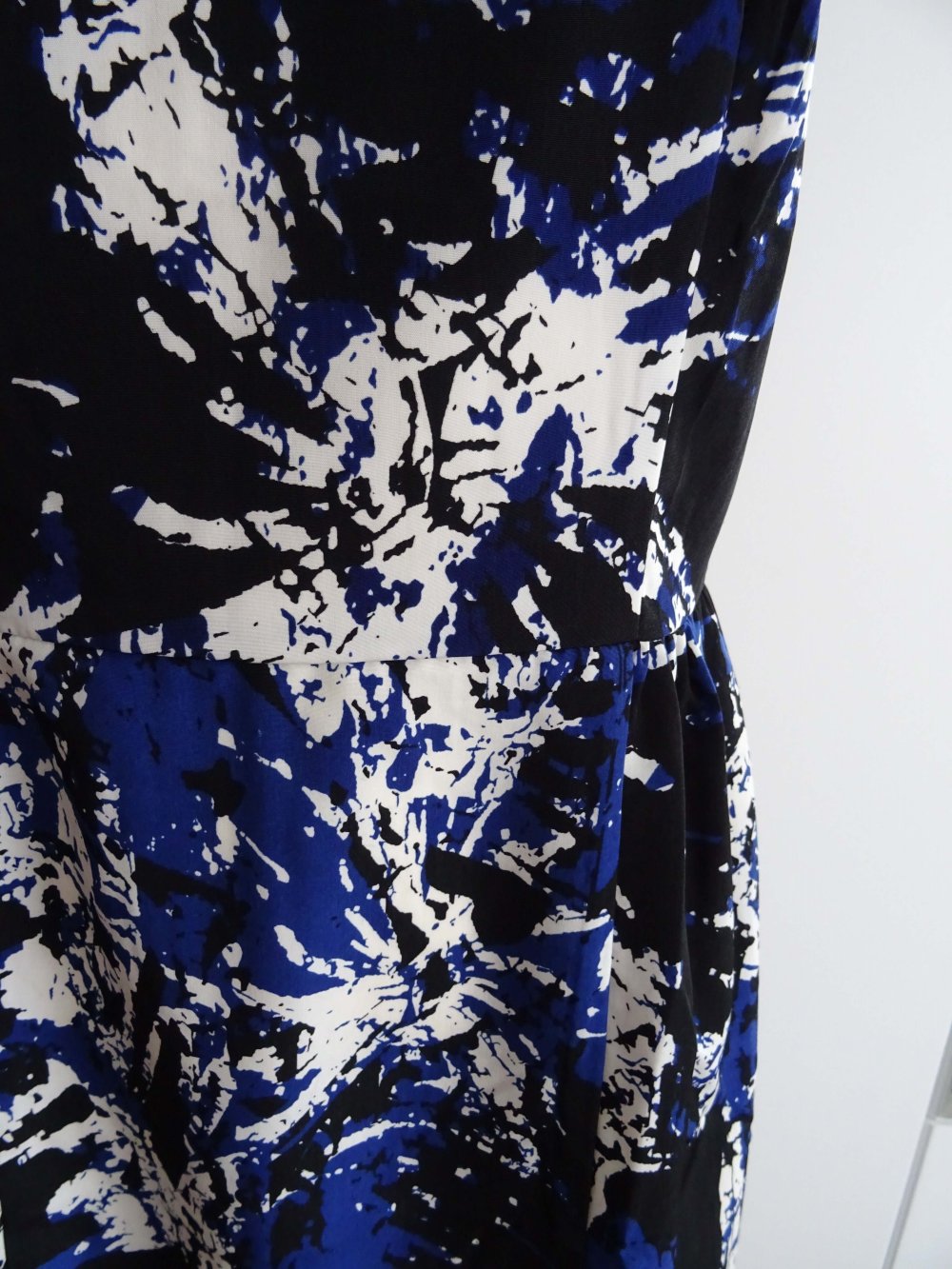 gemustertes Kleid