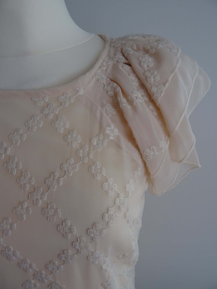 Kleid in creme