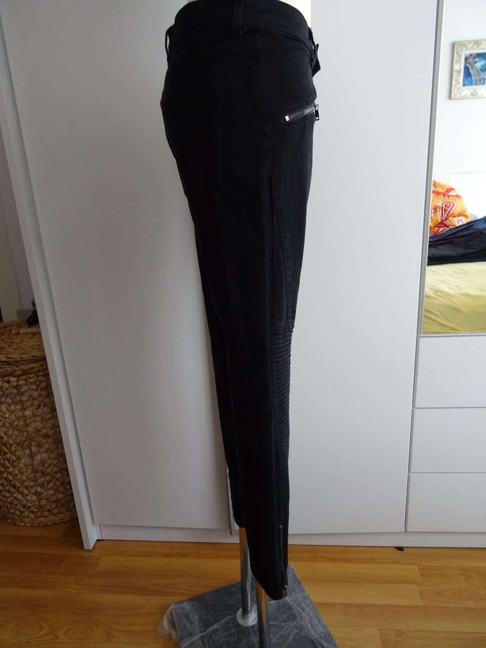 schwarze Jeans