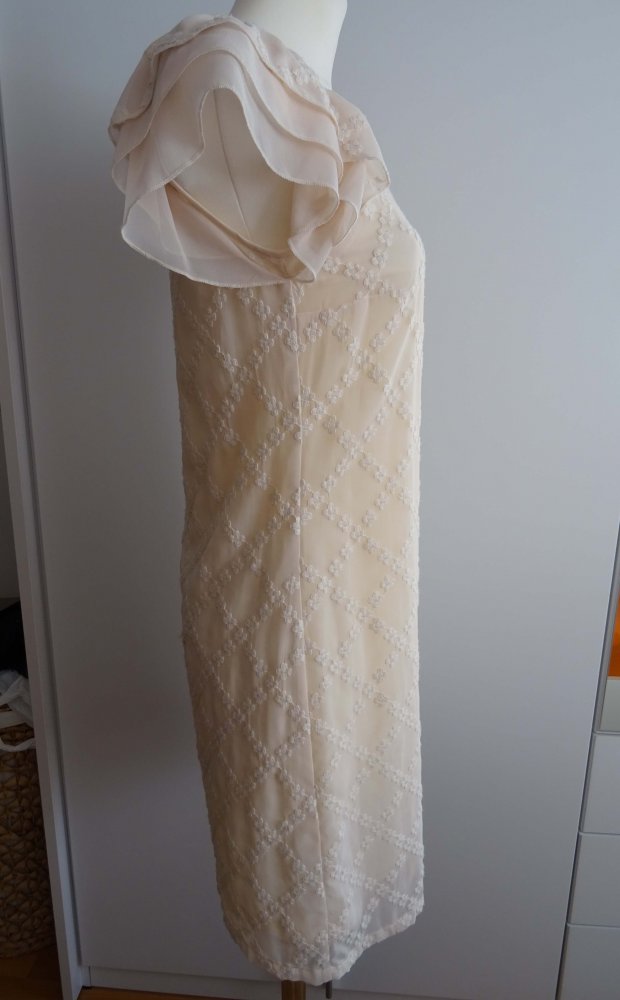 Kleid in creme