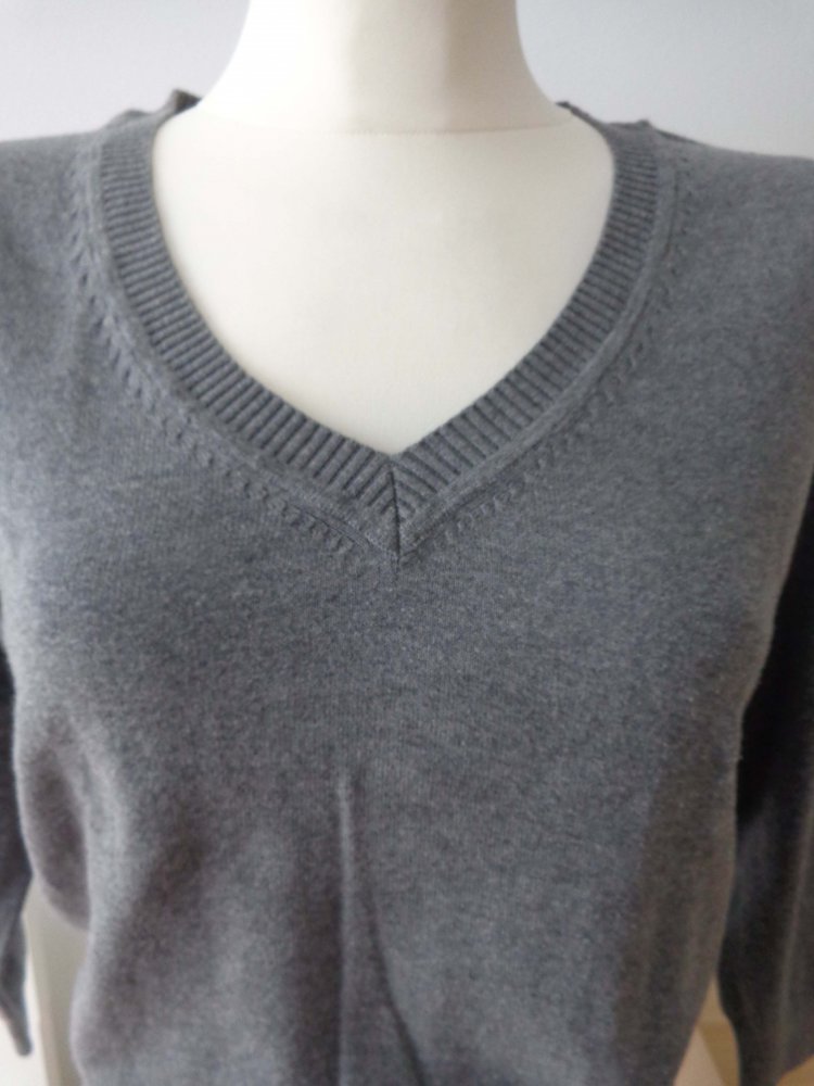 Pullover mit V-Ausschnitt -Neu-