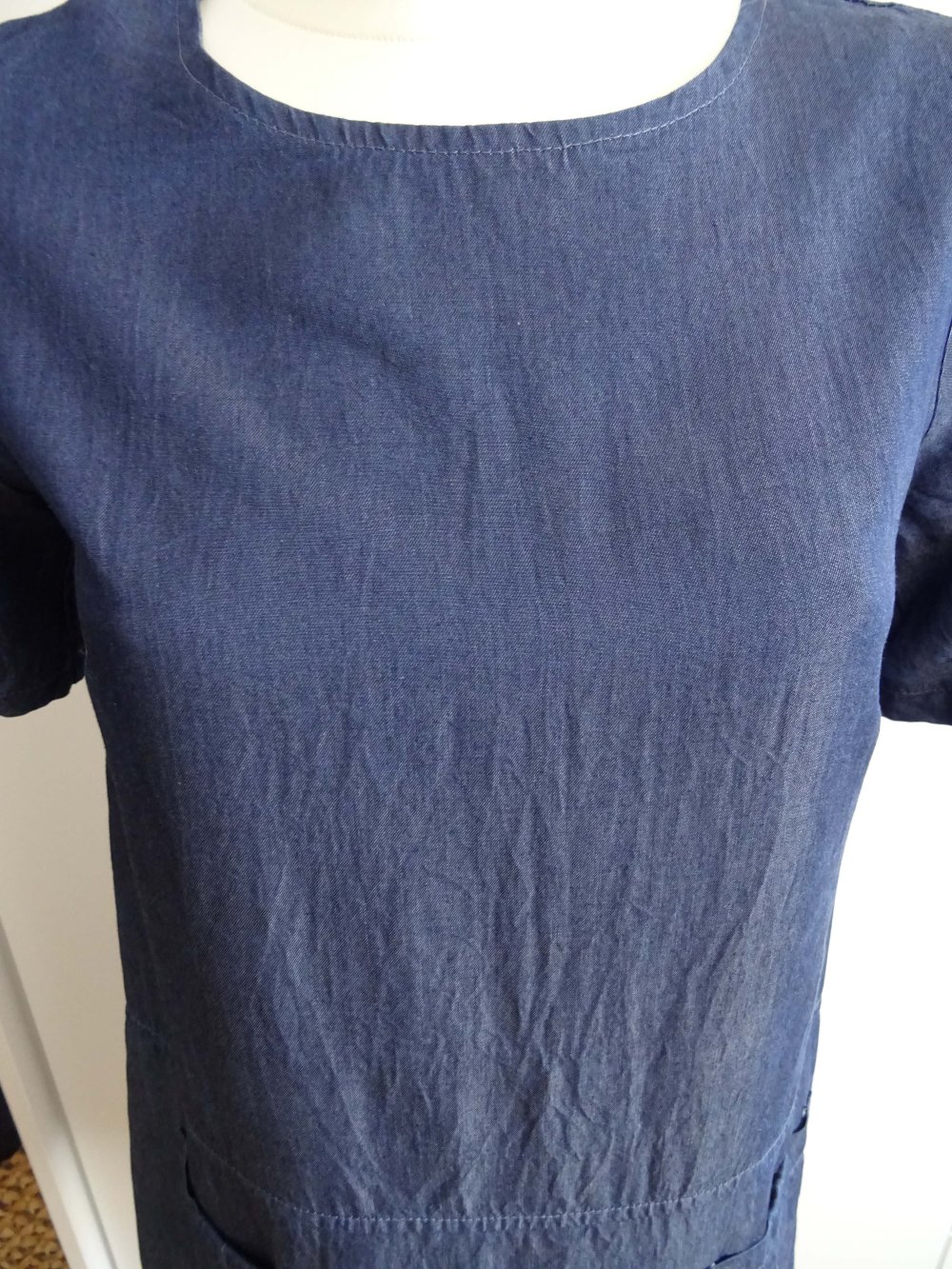 blaues Kleid