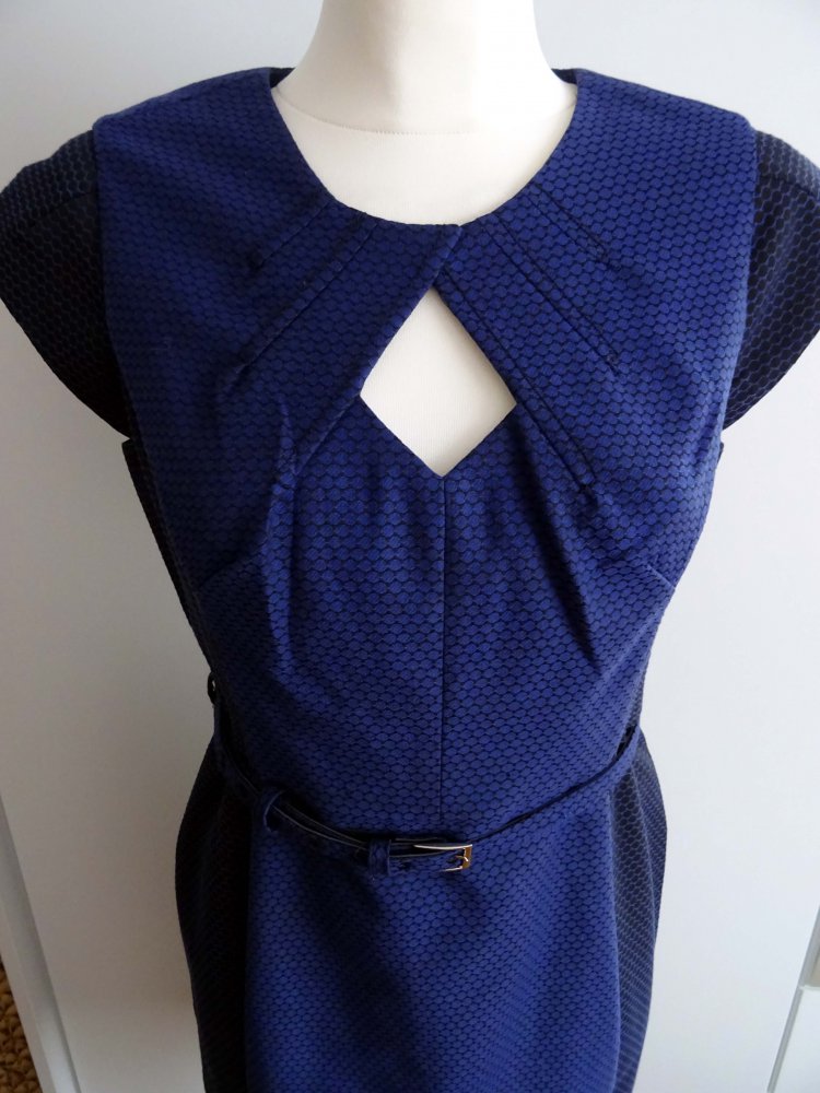 blaues Kleid