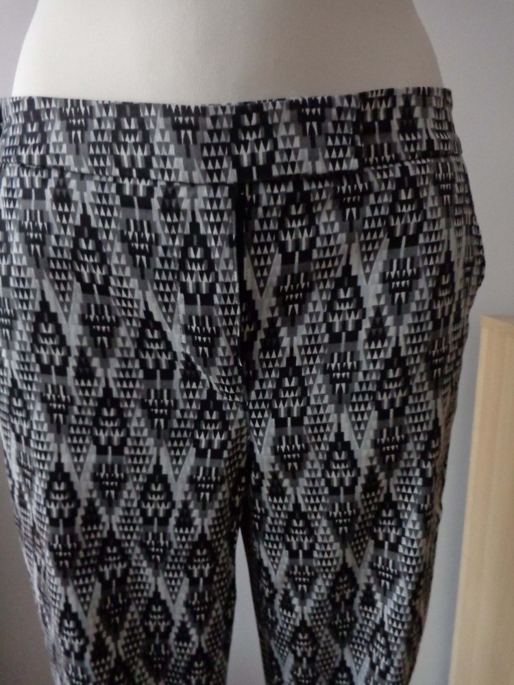 Sommerhose mit Ethnomuster -NEU-