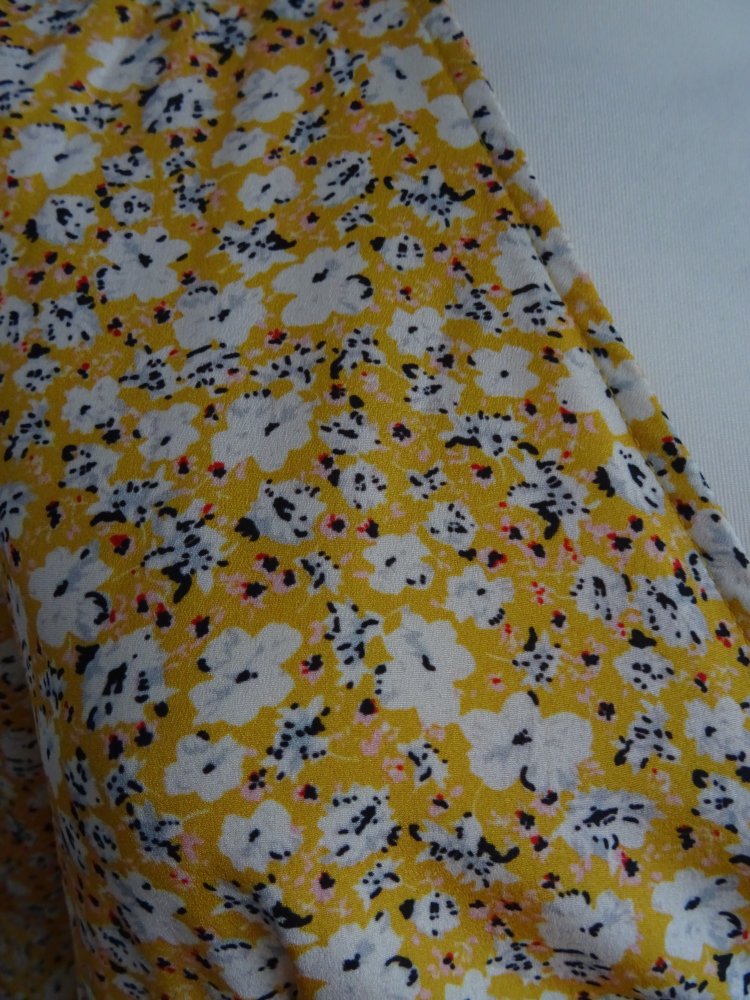 gelbes Sommerkleid